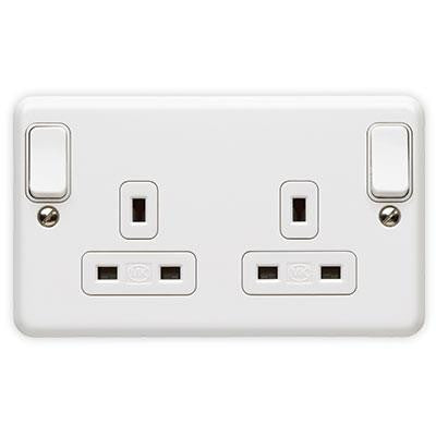 K3045WHI - 2 Gang 13A Double Pole Switch Socket Outlet with Outboard Rockers - White